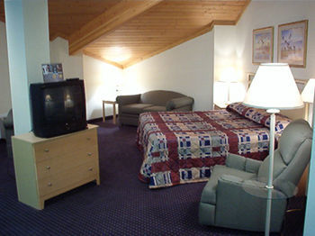 Waverly Ameristay Inn & Suites מראה חיצוני תמונה
